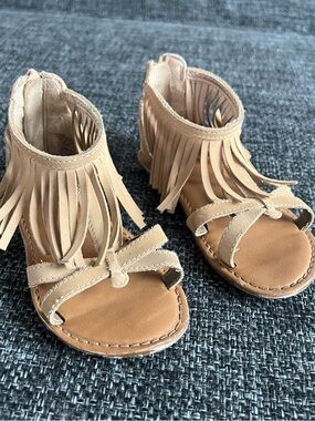 Gap Girls Fringe Sandals Size 9
